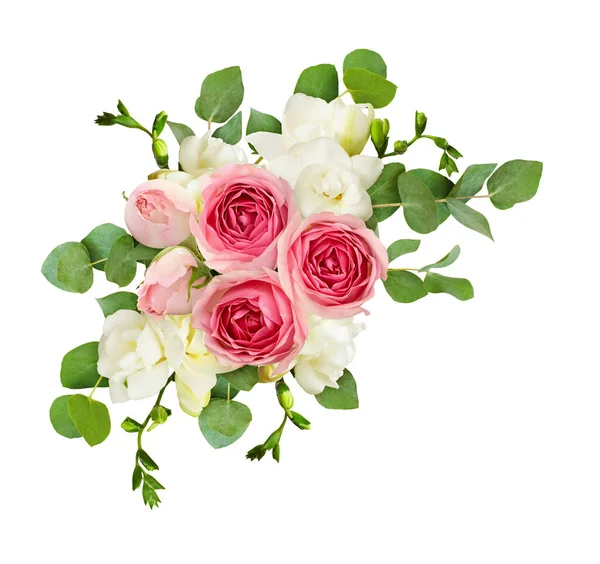 Eukalyptusblätter Freesien Und Rosa Rosenblüten Einer Ecke Vereinzelt Auf Weißem — Stockfoto