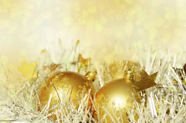 Boules de Noël avec tinsel — Photo