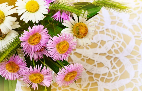 Summer flowers bouquet — Stock Photo, Image