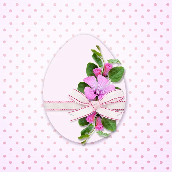 Easter egg, bow and bindweed flowers — Stock Photo, Image