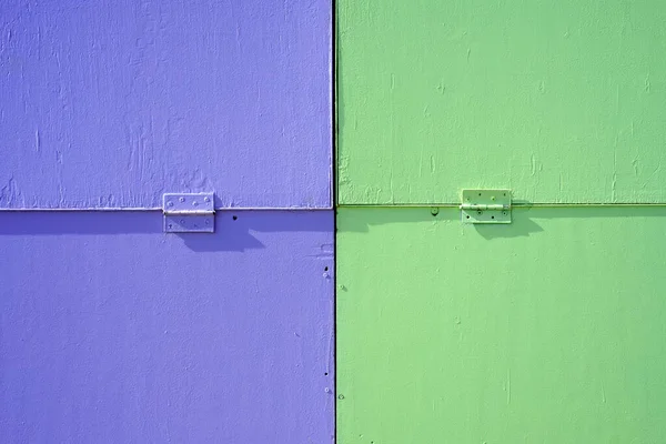 Vibrant Purple Green Paint Doors Background — Stock Photo, Image