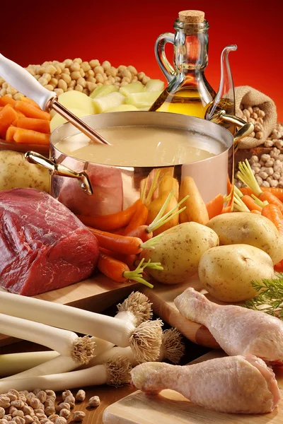 मांस और सब्जियां सूप — स्टॉक फ़ोटो, इमेज