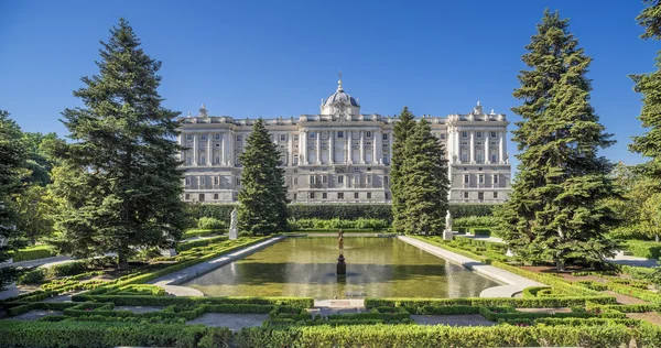 Sabatini Gardens with Royal Palace,Madrid — Stock Photo, Image