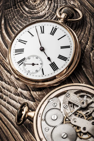 Reloj de bolsillo viejo —  Fotos de Stock