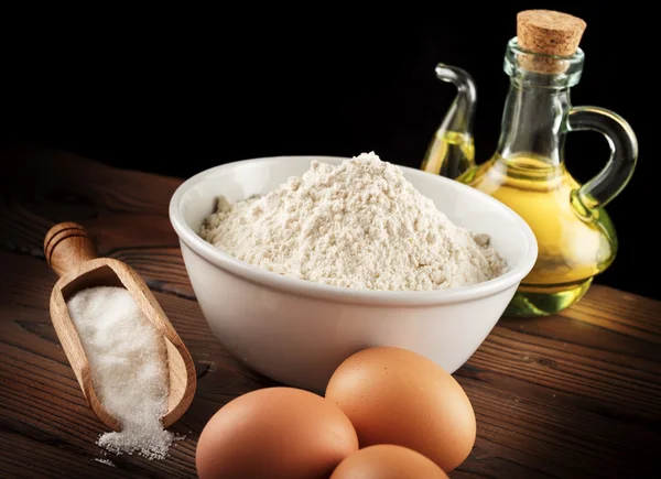 Ingredients to make a cake — Stock Photo, Image