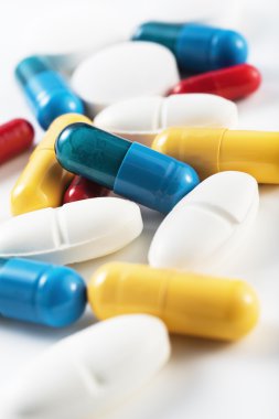 tabletler ve beyaz hapları