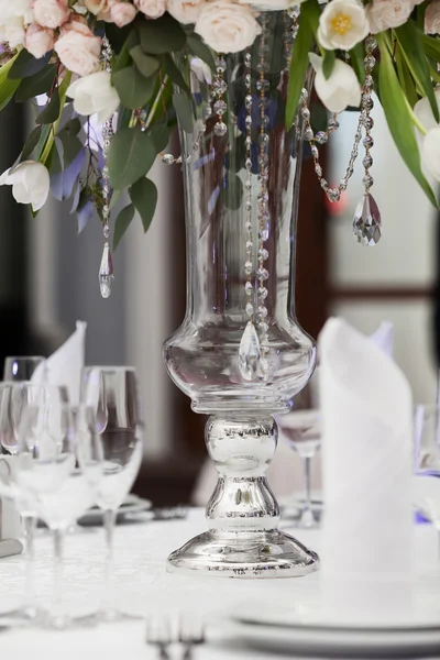 Tafelopstelling op een luxe trouwreceptie — Stockfoto