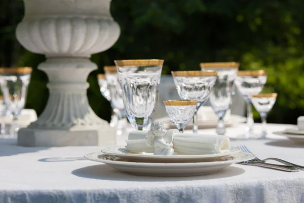 Ajuste de mesa en una recepción de boda de lujo —  Fotos de Stock