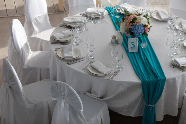 Eleganza tavolo allestito per il matrimonio in vista dall'alto turchese — Foto Stock