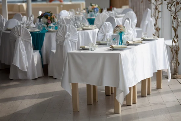 Elegancia mesa puesta para boda en turquesa — Foto de Stock