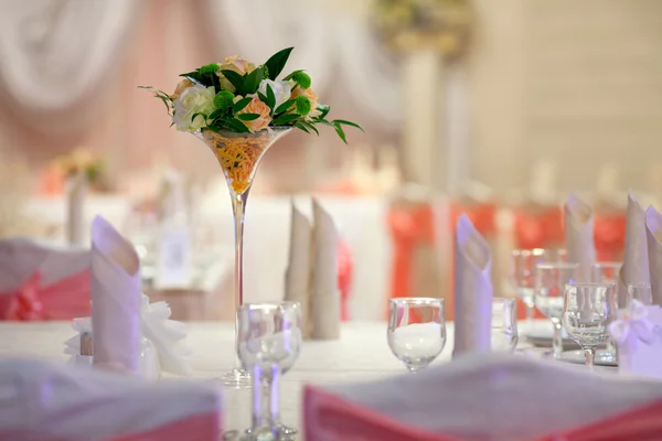 Eleganza tavola apparecchiata per il matrimonio — Foto Stock