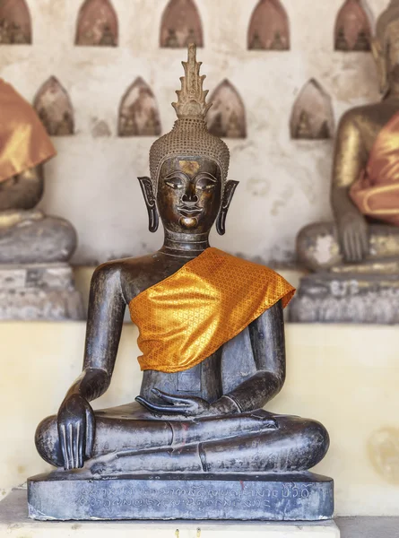 Statua buddha in bronzo a Wat Si saket Vientiane, Laos — Foto Stock