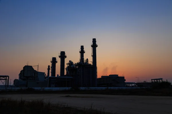 Plynová turbína elektrické elektrárny za soumraku — Stock fotografie