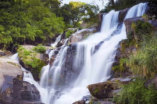 Mae Klang waterval in doi inthanon Chiangmai, Thailand — Stockfoto