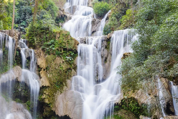 Tat Kuang Si watervallen in Laos — Stockfoto