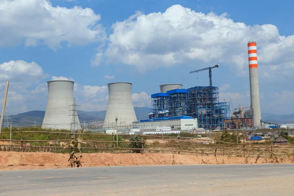 Bruinkool elektriciteitscentrale in aanbouw — Stockfoto