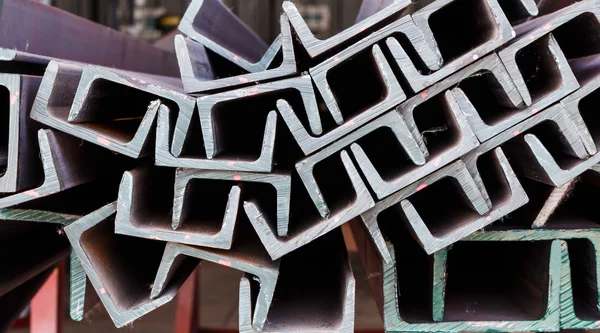 U şekli kiriş çelik yığını kapat