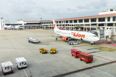 Terminalden Jet giderken Don Mueang Inter, Boeing 737 uçağı