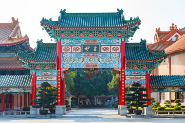 Yuanxuan taoist temple front door guangzhou, China clipart