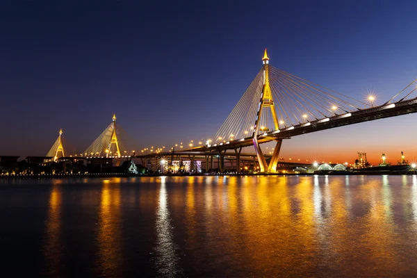 Bhumibol Bridge of industriële ringweg brug — Stockfoto