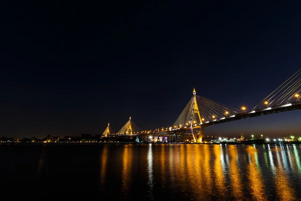 Bhumibol Bridge of industriële ringweg brug — Stockfoto