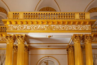 Saint Petersburg, Rusya, 21.04.2019, Altın Balkon Cephanelik Salonu. Hermitage 'ın törensel salonları.