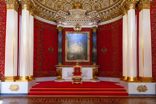 Saint Petersburg, Rusya, 21.04.2019, Peter 'ın Kış Sarayı salonu. Hermitage Müzesi