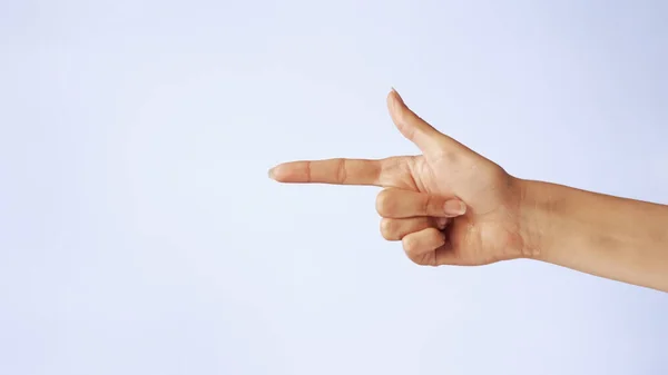 Mano Mujer Está Apuntando Algo Alguien Aislado Sobre Fondo Blanco — Foto de Stock