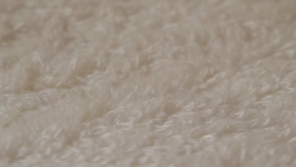 Textura de toalla de tela de color blanco Terry como fondo — Vídeo de stock