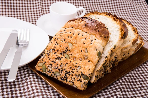 ขนมปังหลายเส้น . — ภาพถ่ายสต็อก
