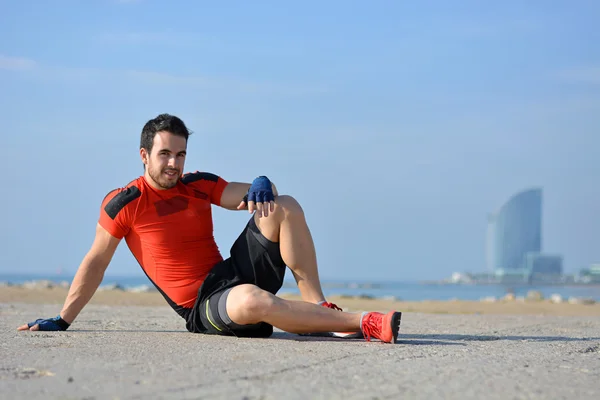 Atleta practicando ejercicios de calistenia —  Fotos de Stock