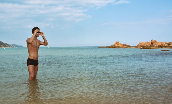 Swimmer training on the beach — Stock Photo, Image