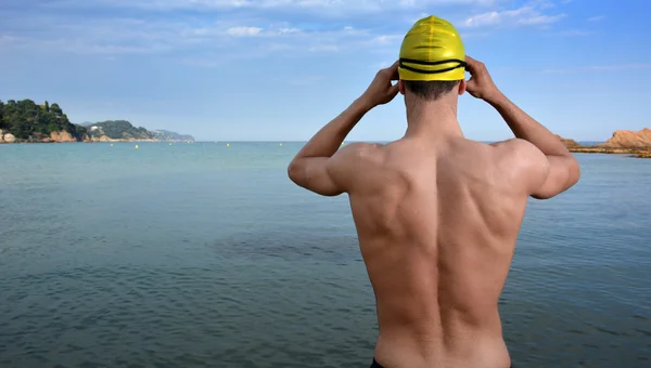 Treinamento de nadador na praia — Fotografia de Stock