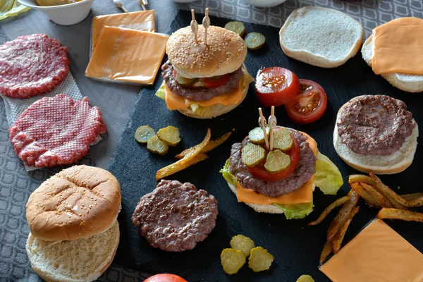 Pocas hamburguesas caseras — Foto de Stock