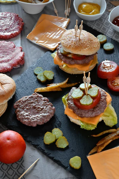 Pocas hamburguesas caseras —  Fotos de Stock