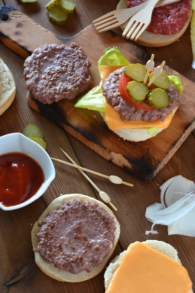 Pocas hamburguesas caseras — Foto de Stock
