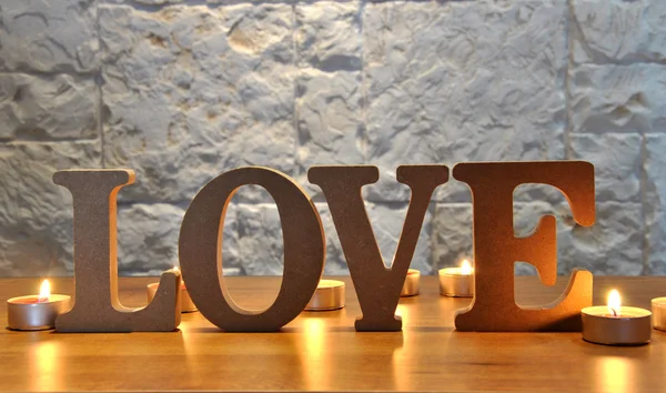 Lettere di legno con amore parola — Foto Stock