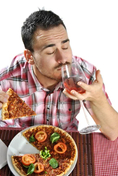 Fou affamé homme manger pizza — Photo
