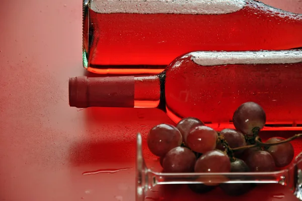 Botellas frías de vino — Foto de Stock