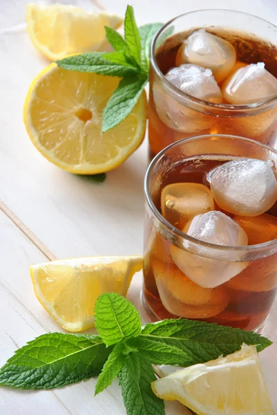 Glasses of ice tea with mint — Stock Photo, Image