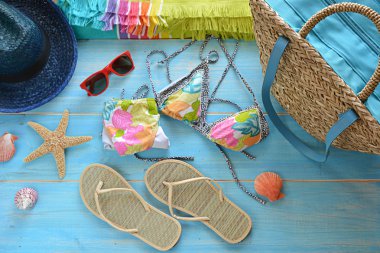 plaja gitmek için aksesuarlar 