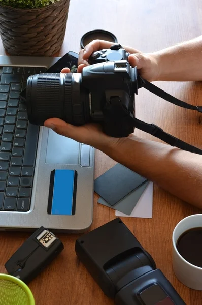 Plocha s fotografie zařízení — Stock fotografie