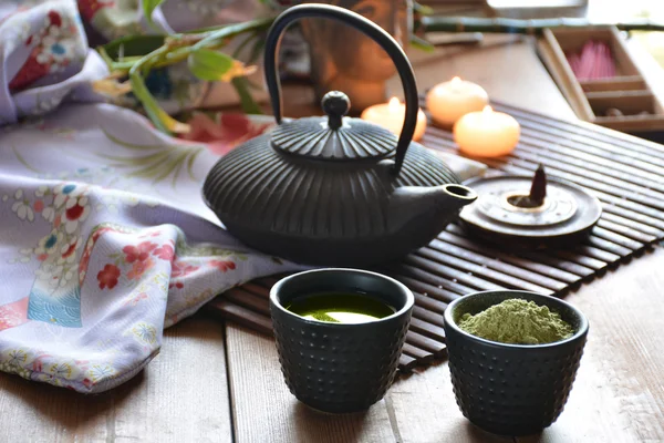Japon çay dolu bardak 