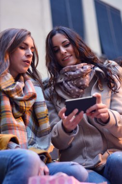 alışverişe çıkmayı arkadaşlar 