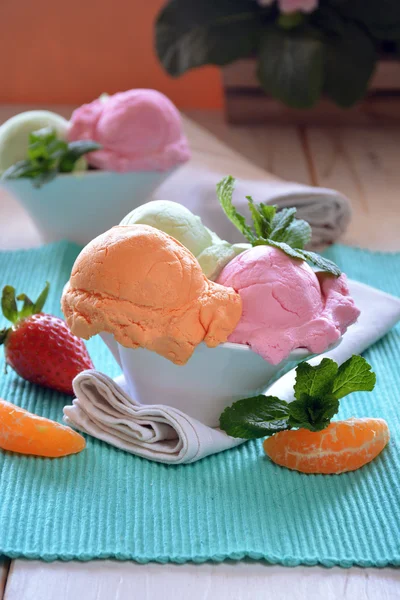 Zmrzlina z různých chutí — Stock fotografie