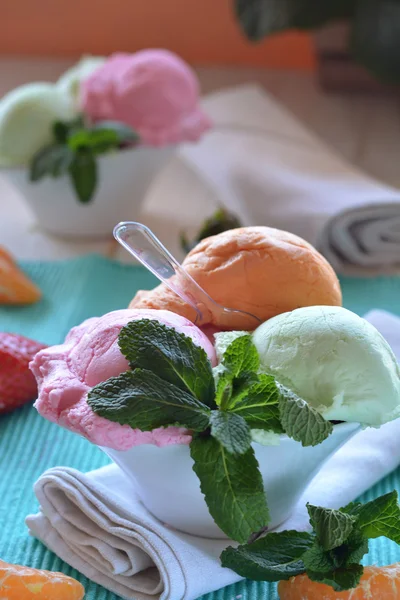 Dondurma çeşitli tatlar — Stok fotoğraf