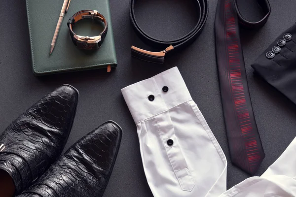 Mannen kleding samen met diverse accessoires — Stockfoto