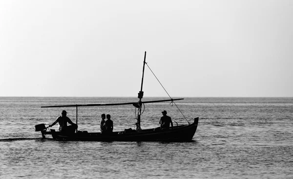 Barca da pesca a motore — Foto Stock