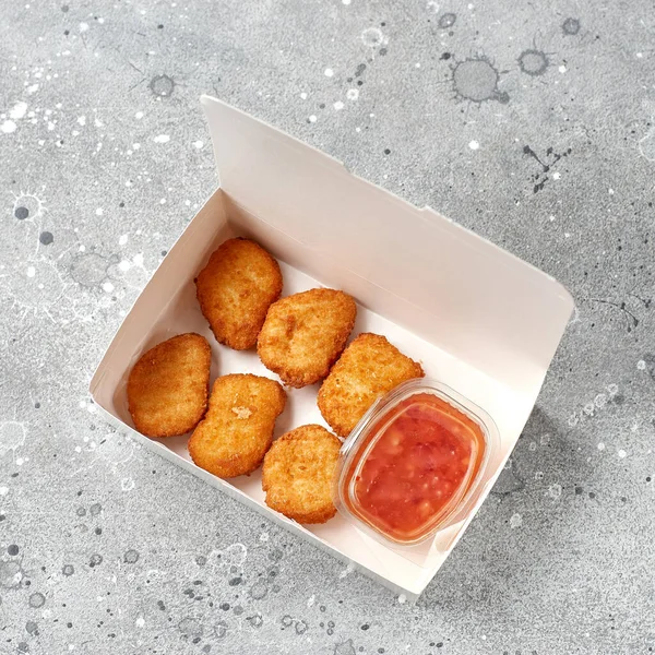 Food Delivery Takeaway Food Paper Containers Hot Chicken Nuggets Menu — Φωτογραφία Αρχείου