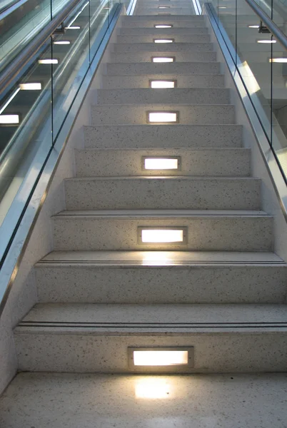 Escadas iluminadas — Fotografia de Stock